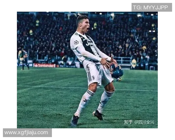 亲吻足球场草坪的球星揭秘他们背后的感人故事与赛场情怀 亲吻足球场草坪的球星揭秘他们背后的感人故事与赛场情怀