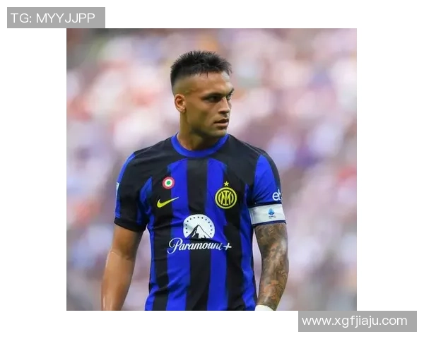 足球巨星之子萌态尽显,未来星途引发球迷热议 足球巨星之子萌态尽显,未来星途引发球迷热议